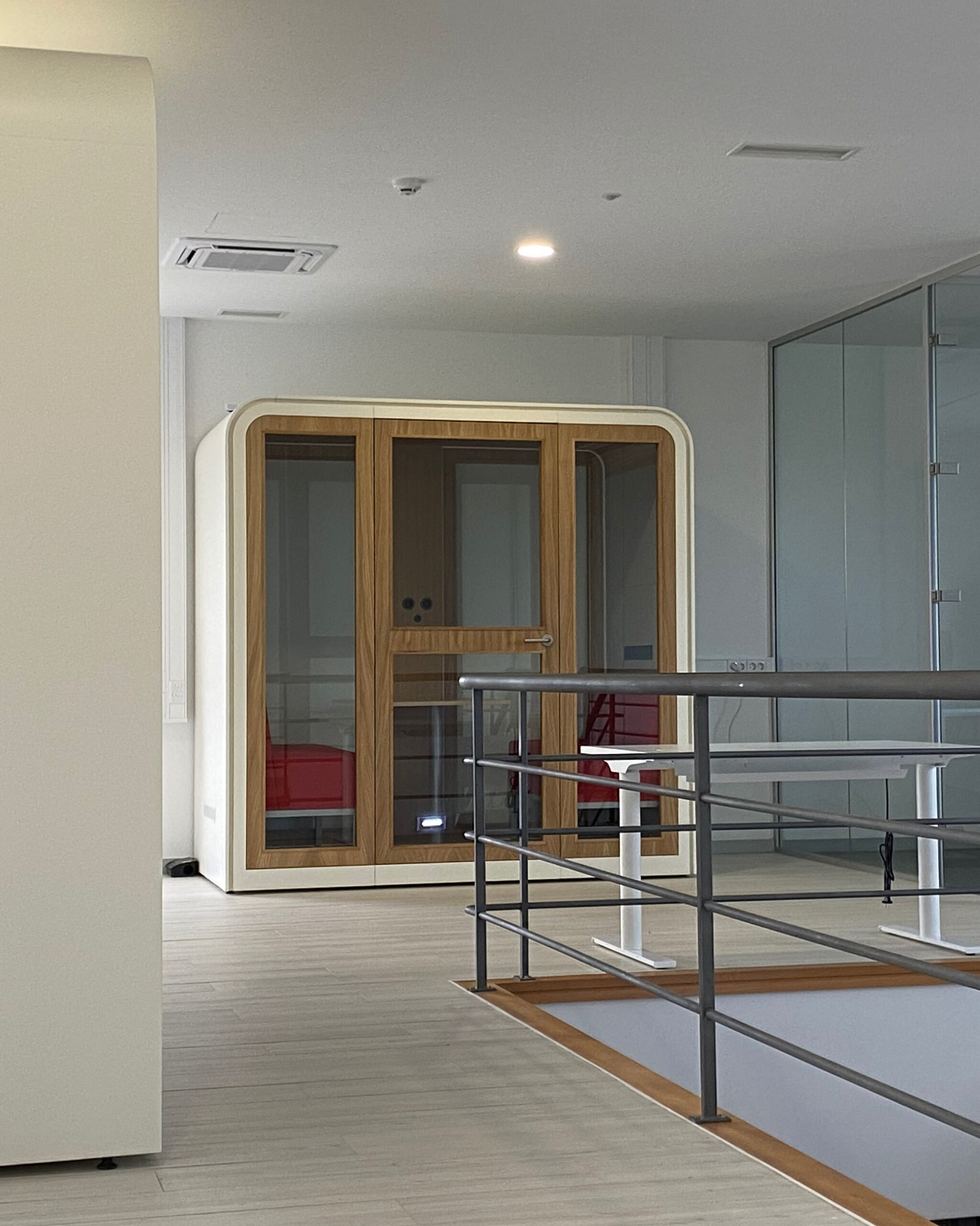 ZoneOut Meeting Pod