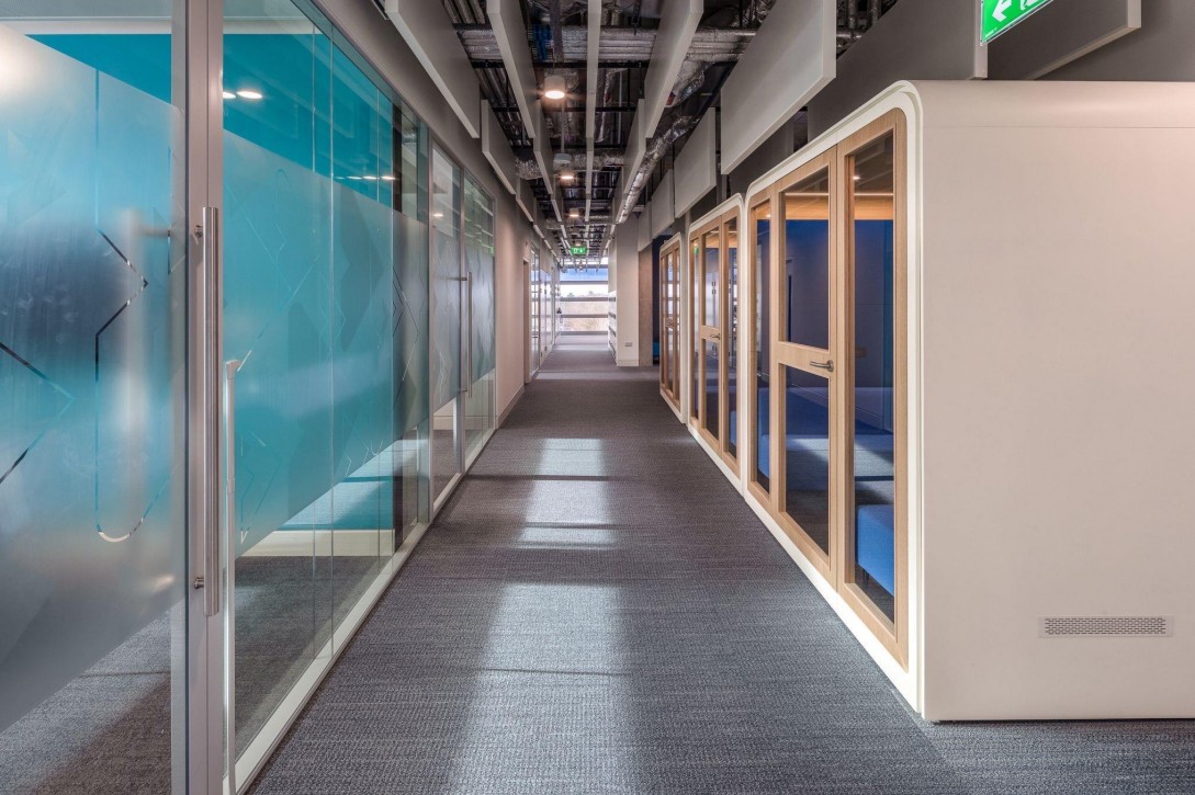 ZoneOut Meeting Pod